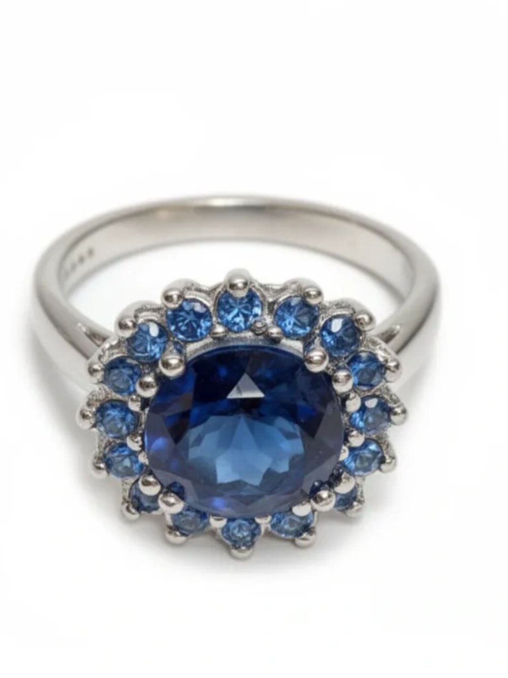 Lovely Blue Ring in Silver Setting Women's Size 6.5